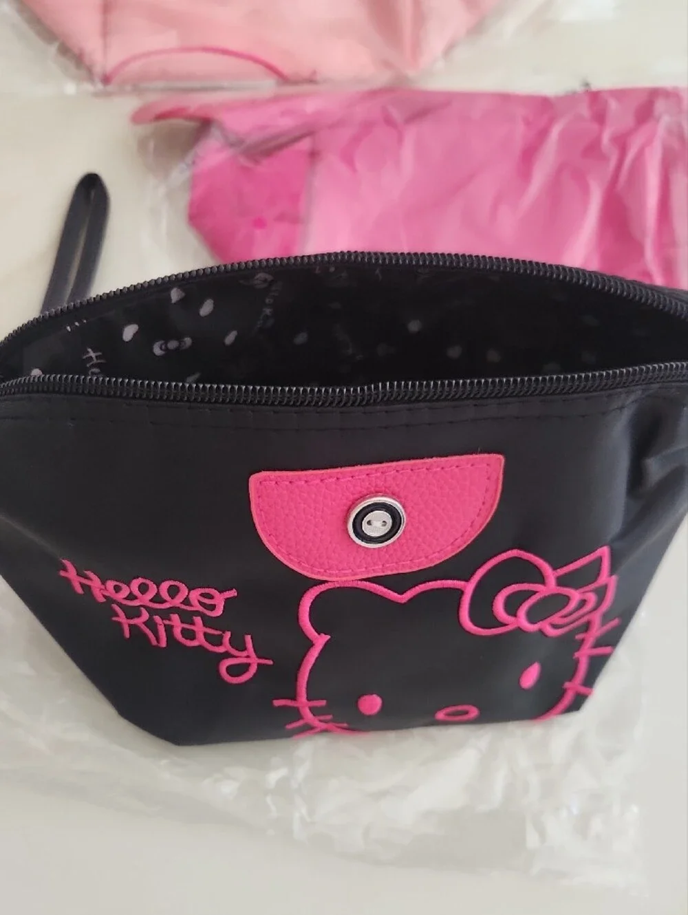 Hello Kitty Wrislet Or Cosmetic Bags..Pick Your Color!